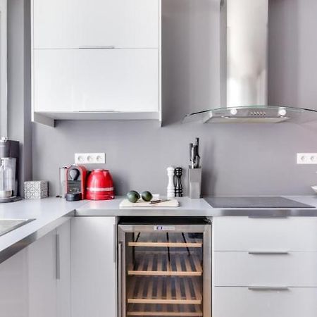 GuestReady - Eiffel Tower View Terrace Apartment Paris Exterior foto