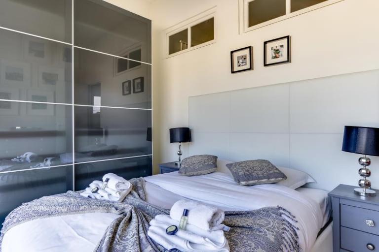 GuestReady - Eiffel Tower View Terrace Apartment Paris Exterior foto