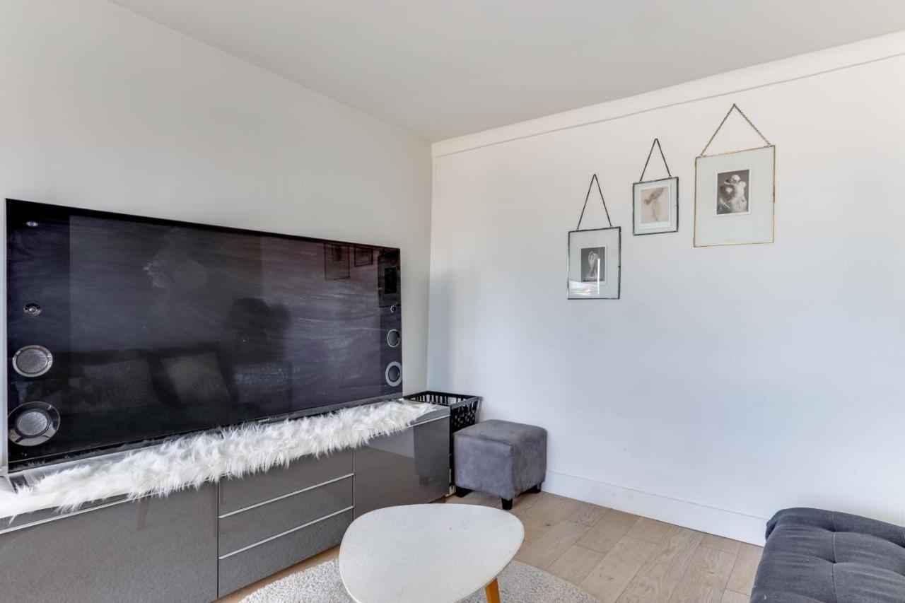 GuestReady - Eiffel Tower View Terrace Apartment Paris Exterior foto