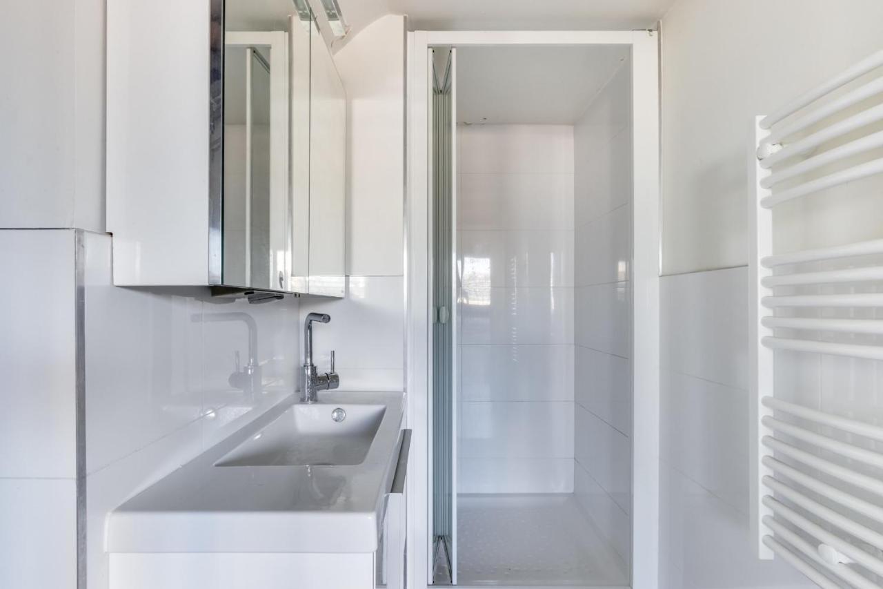 GuestReady - Eiffel Tower View Terrace Apartment Paris Exterior foto