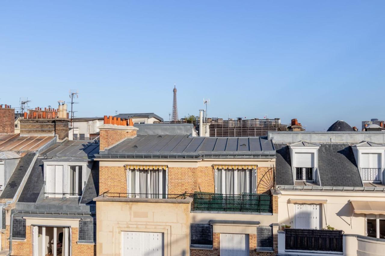 GuestReady - Eiffel Tower View Terrace Apartment Paris Exterior foto